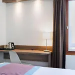 Hotel Kyriad Lille - En Baroeul 3*