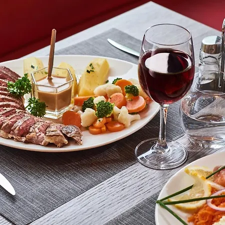 Hotel Kyriad Lille - En Baroeul 3*