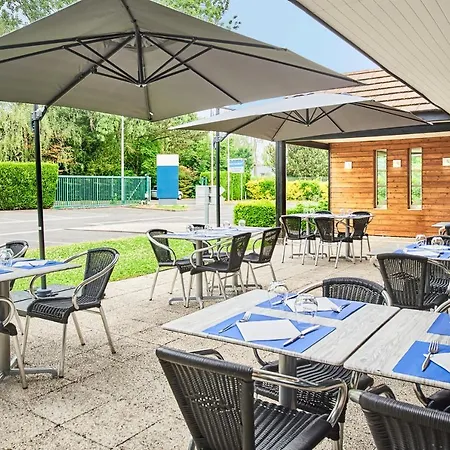 Kyriad Lille - En Baroeul 3*