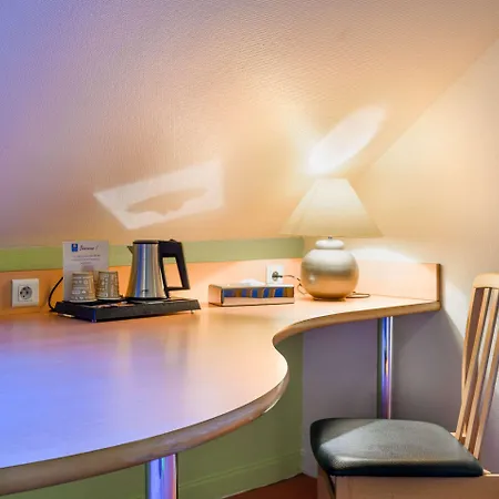 Hotel Kyriad Lille - En Baroeul 3*
