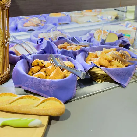 ホテル Kyriad Lille - En Baroeul