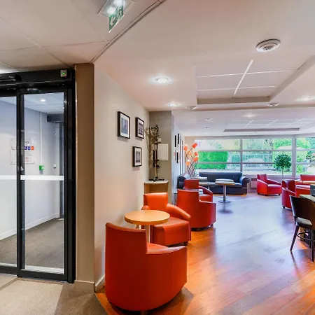Kyriad Lille - En Baroeul Hotel 3*