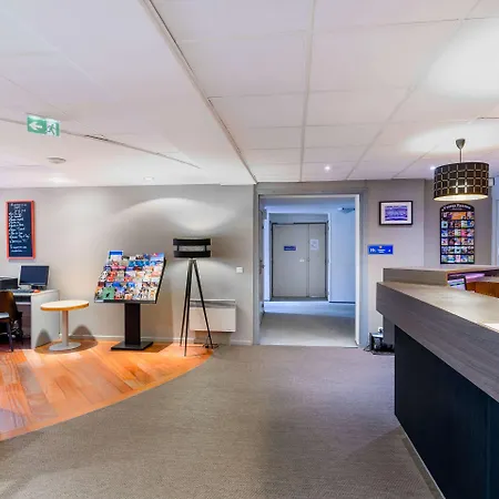 Hotel Kyriad Lille - En Baroeul 3*