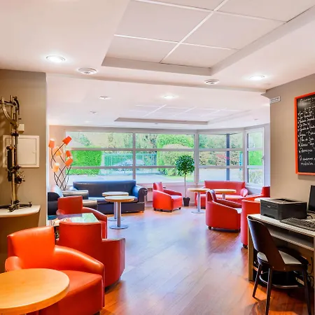 Hotel Kyriad Lille - En Baroeul 3*