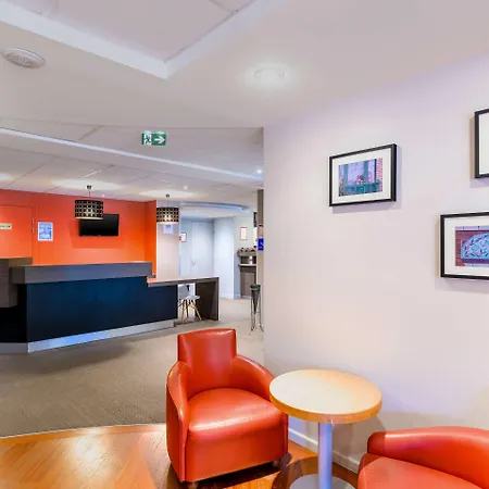 Kyriad Lille - En Baroeul ホテル