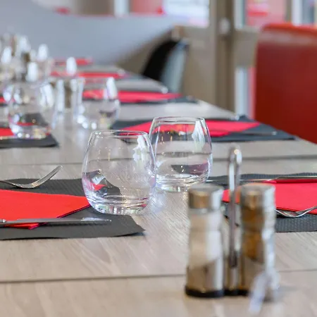 Kyriad Lille - En Baroeul ホテル