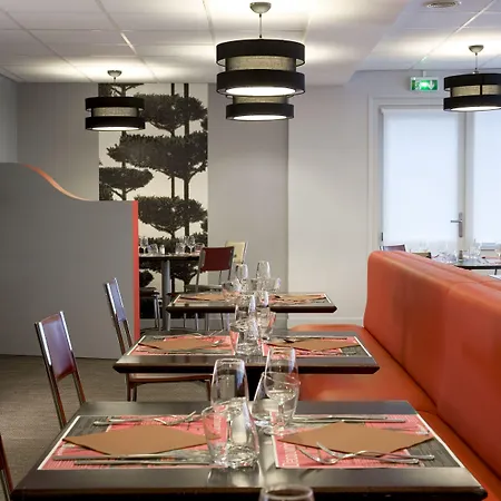 Kyriad Lille - En Baroeul Hotel 3*