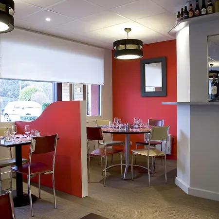 Kyriad Lille - En Baroeul ホテル 3*