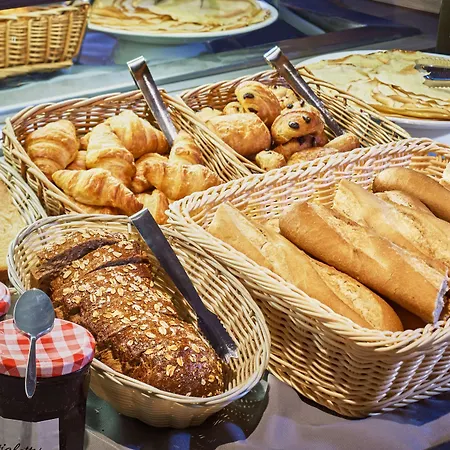 Kyriad Lille - En Baroeul ホテル