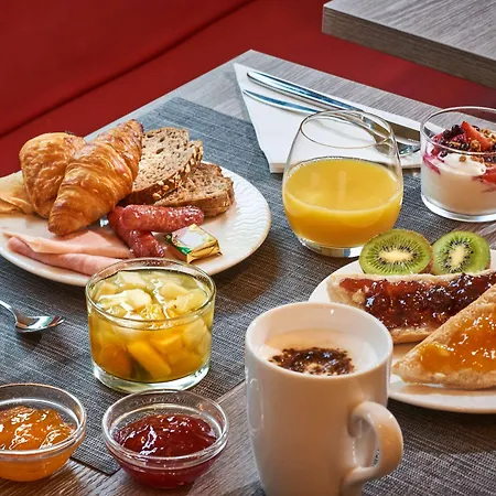 Kyriad Lille - En Baroeul Hotel