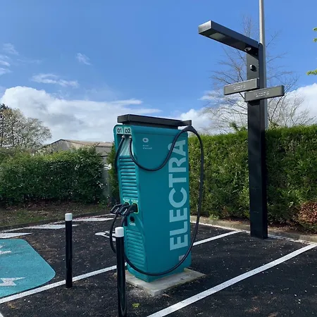 Kyriad Lille - En Baroeul Hotel