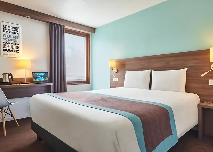 酒店 Kyriad Lille - En Baroeul 蒙桑巴勒尔