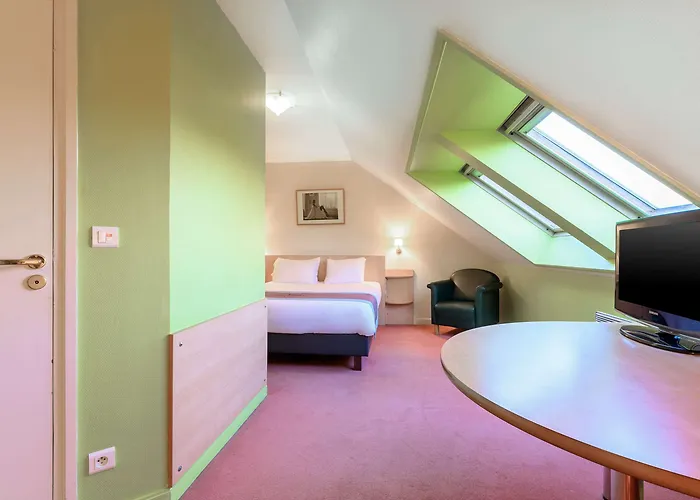 Kyriad Lille - En Baroeul 酒店 3*