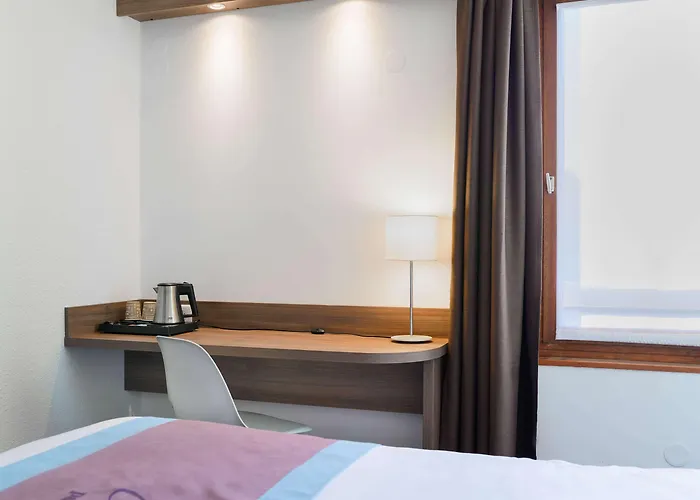 酒店 Kyriad Lille - En Baroeul 3*