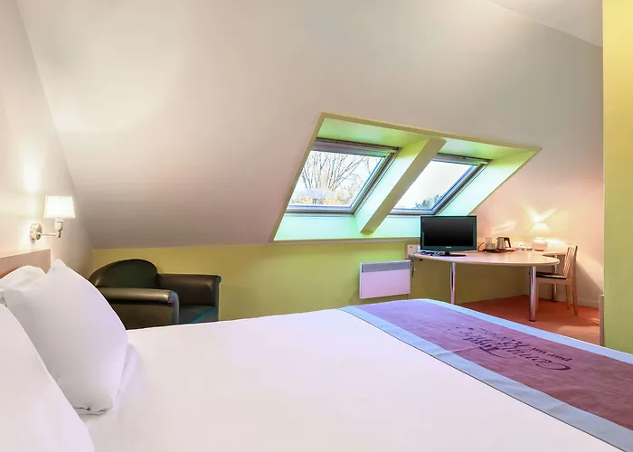 酒店 Kyriad Lille - En Baroeul 蒙桑巴勒尔