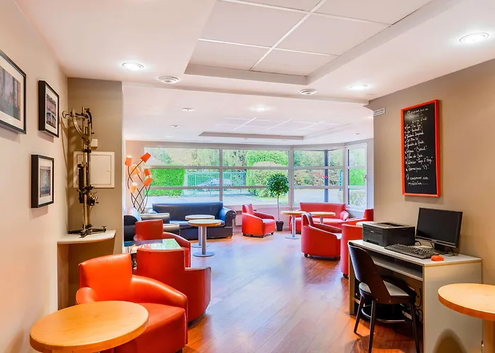 酒店 Kyriad Lille - En Baroeul 3*